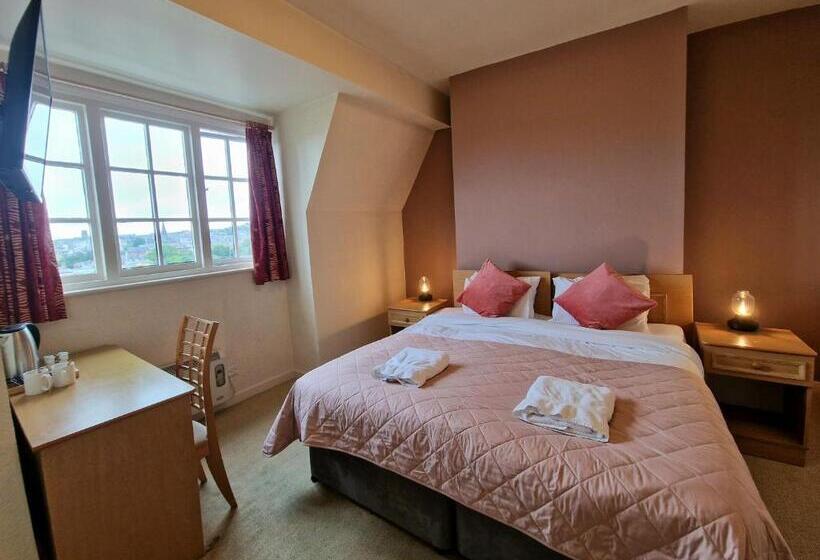 Отель The Victoria