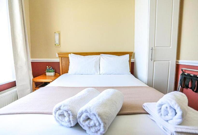 בית מלון כפרי The Wellington