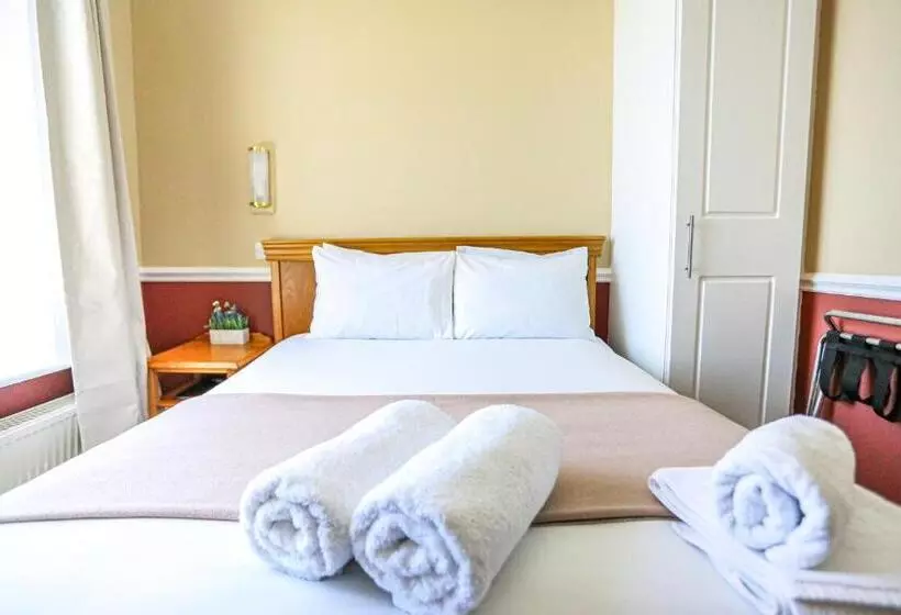 בית מלון כפרי The Wellington