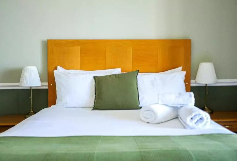 בית מלון כפרי The Wellington