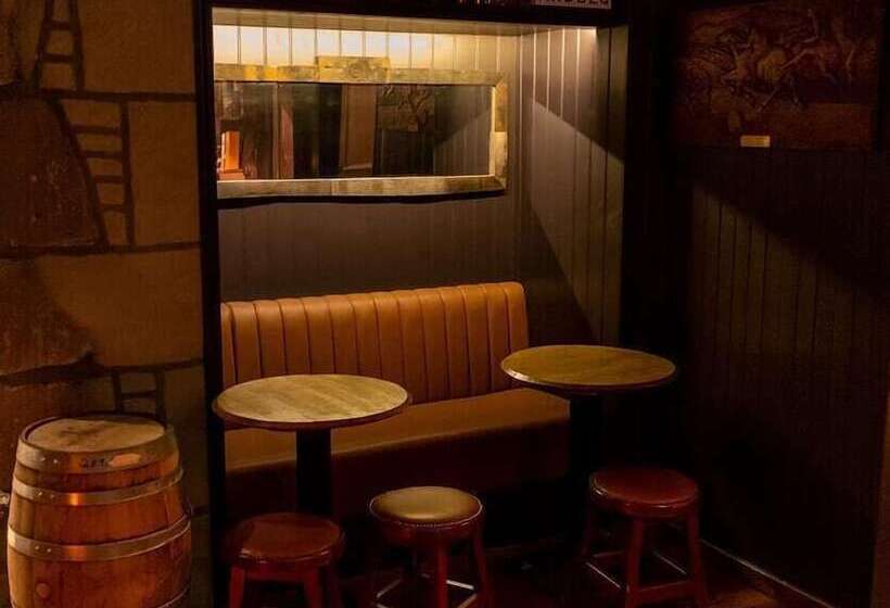 Hotel The Whisky Vaults