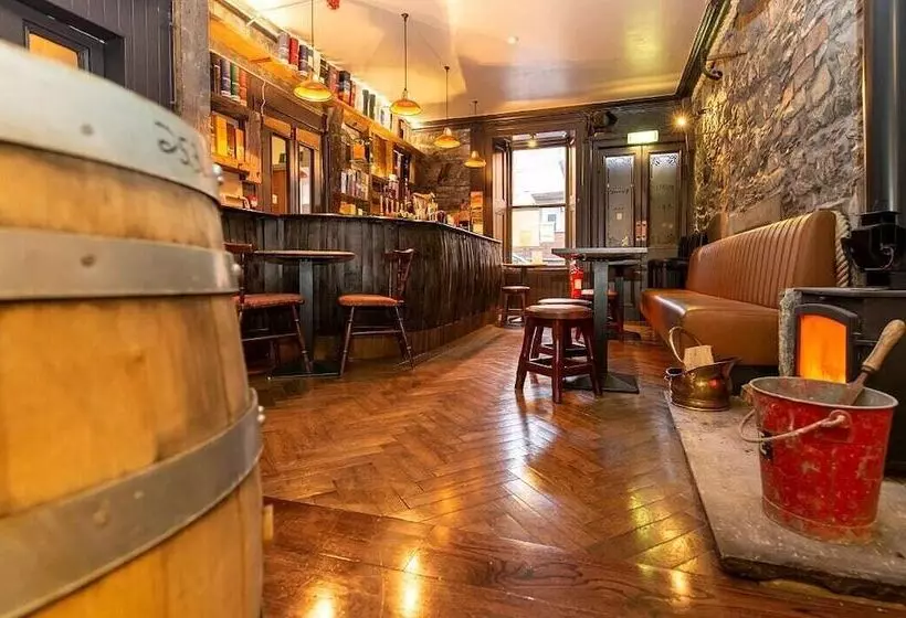 בית מלון כפרי The Whisky Vaults