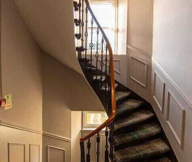 Hotel The Whisky Vaults