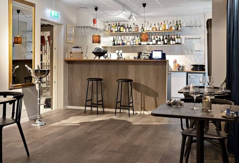 Palm Tree Hotel, Best Western Signature Collection