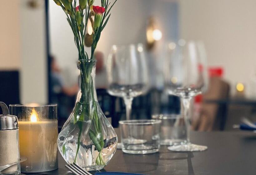 Palm Tree Hotel, Best Western Signature Collection