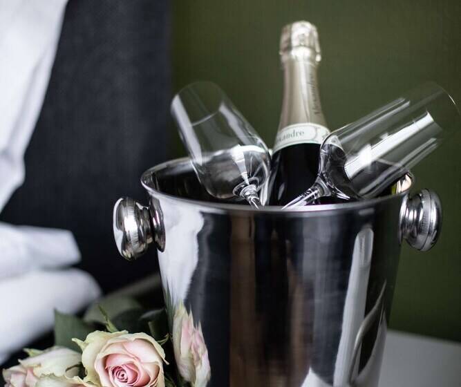 Palm Tree Hotel, Best Western Signature Collection