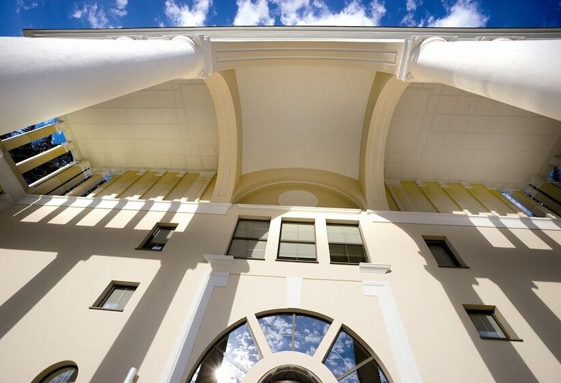 Rodina Grand Hotel And Spa