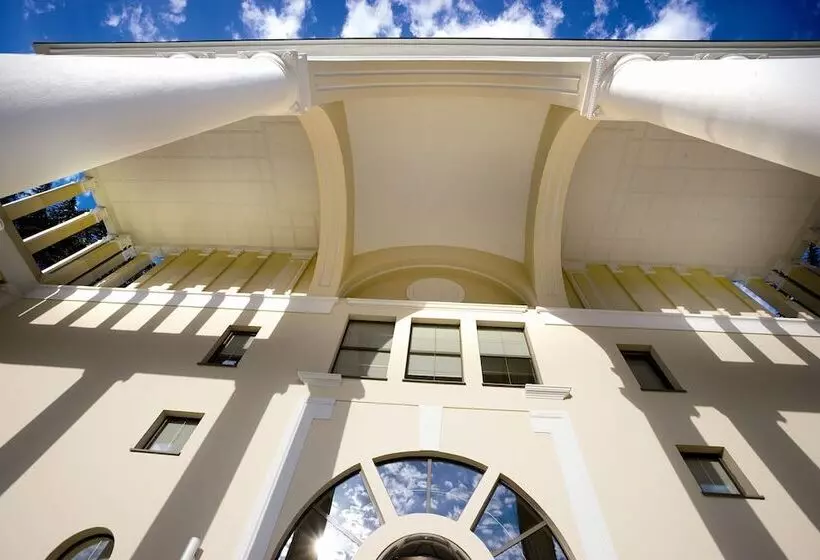 Rodina Grand Hotel And Spa