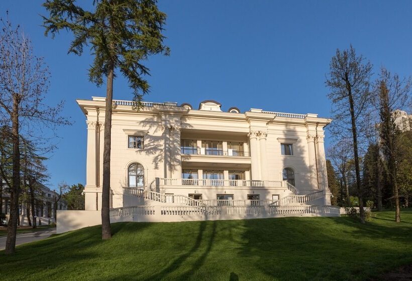 Rodina Grand Hotel And Spa