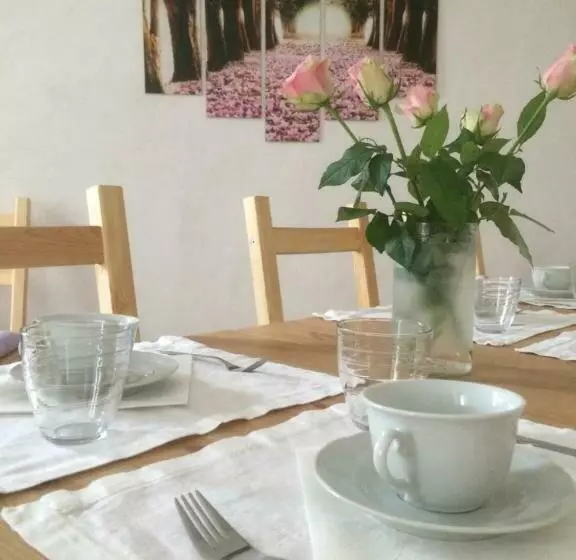 ベッドアンドブレックファースト La Stregatta