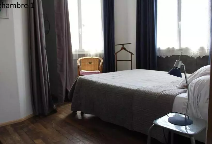 Hotelli Hôtel Le Dervois