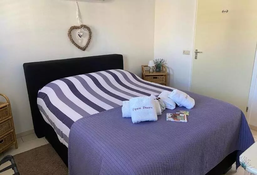 Majatalo Guest House Open Doors