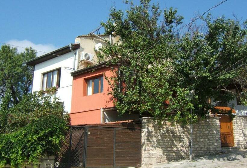 פנסיון Regina S Guesthouse