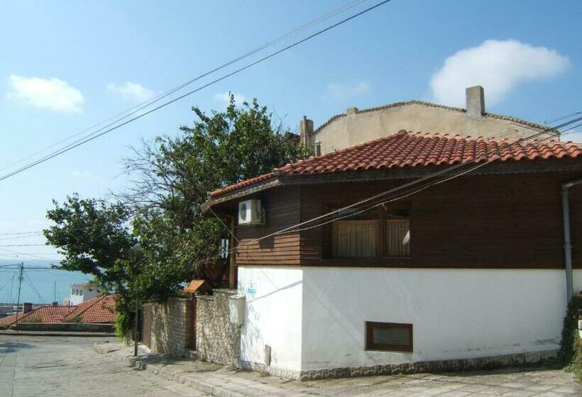 פנסיון Regina S Guesthouse