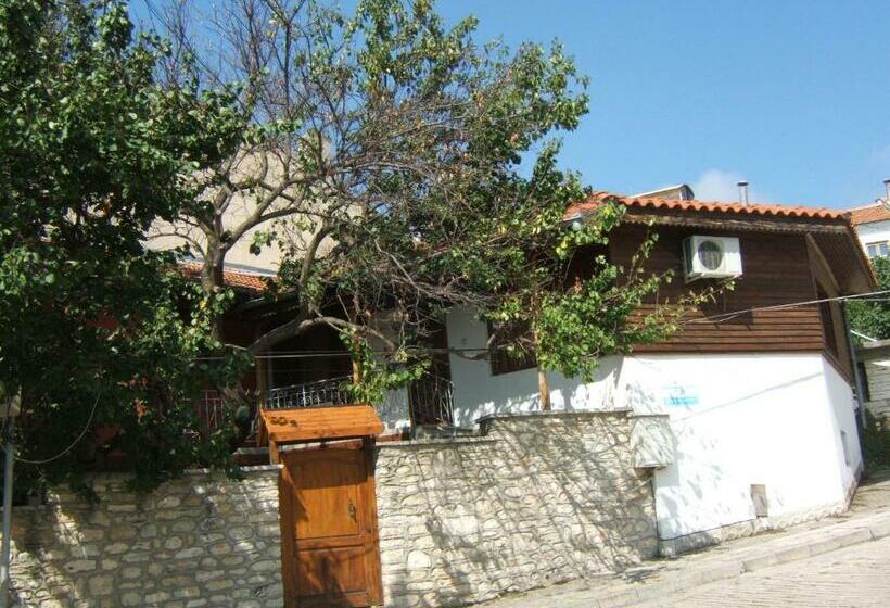 פנסיון Regina S Guesthouse