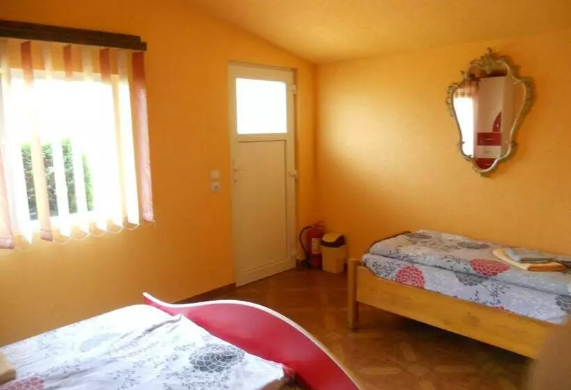 Pension, Camping & Biker Station Zur Deutschen Eiche