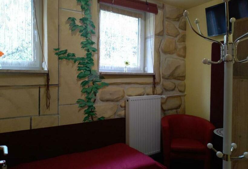 호스텔 Ferienwohnung Direkt In Ilmenau