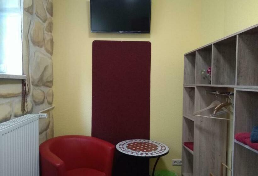 호스텔 Ferienwohnung Direkt In Ilmenau