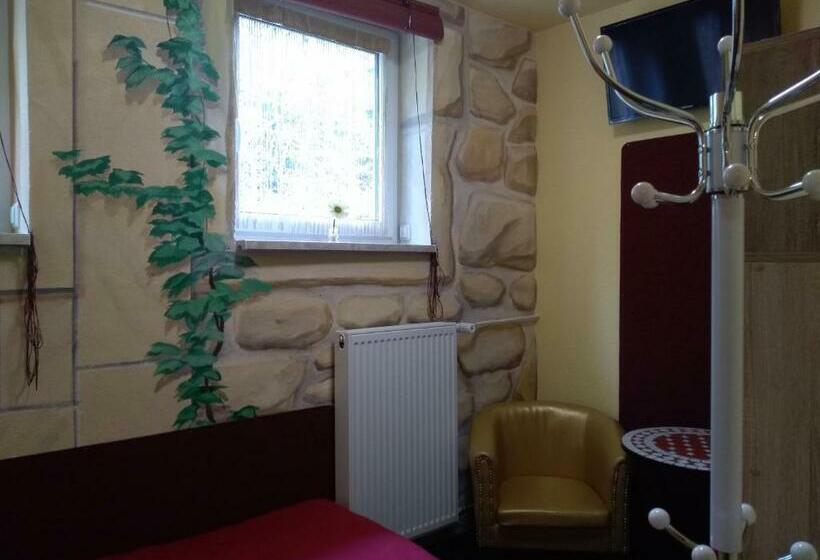 호스텔 Ferienwohnung Direkt In Ilmenau