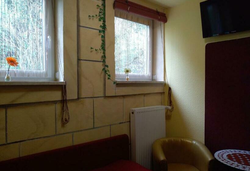 호스텔 Ferienwohnung Direkt In Ilmenau