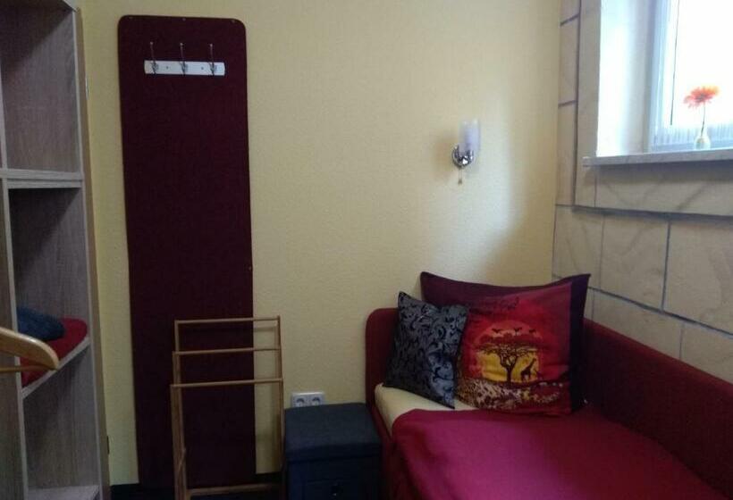 호스텔 Ferienwohnung Direkt In Ilmenau