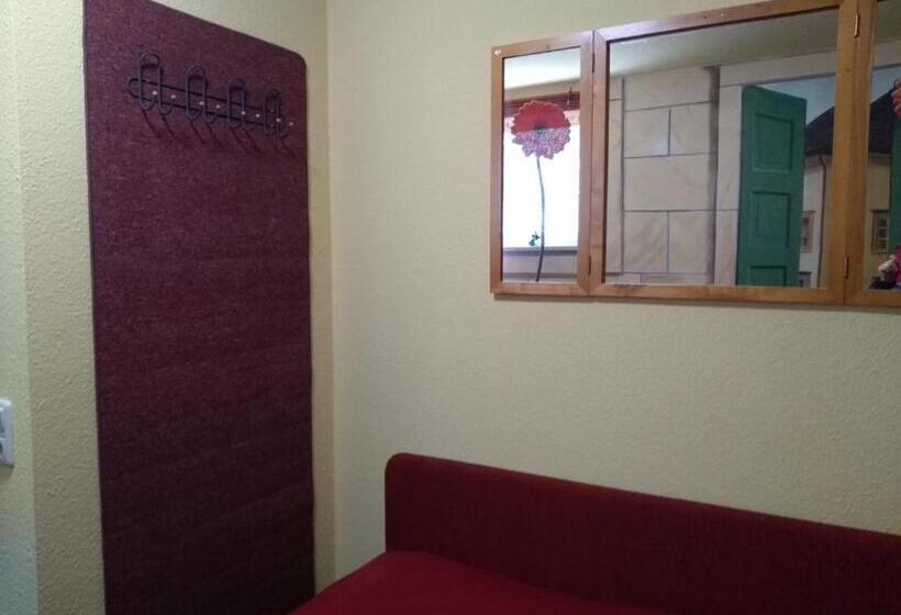 호스텔 Ferienwohnung Direkt In Ilmenau