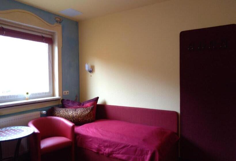 호스텔 Ferienwohnung Direkt In Ilmenau