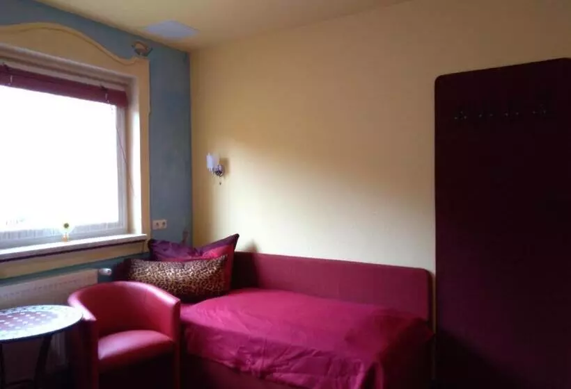 Retkeilymaja Ferienwohnung Direkt In Ilmenau