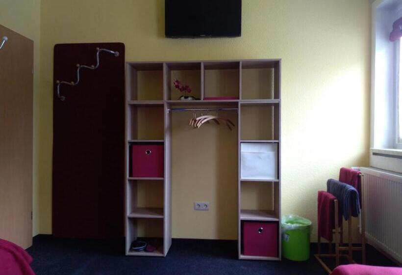 호스텔 Ferienwohnung Direkt In Ilmenau