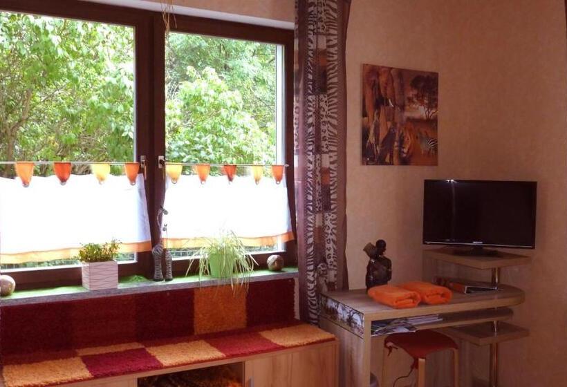 호스텔 Ferienwohnung Direkt In Ilmenau