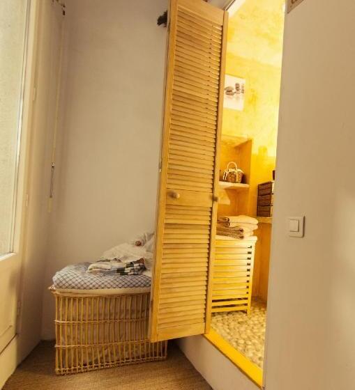 مبيت وإفطار Gite Fa Mille Maison Bleu