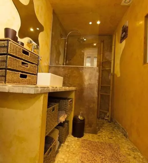 Aamiaismajoitus (B&B) Gite Fa Mille Maison Bleu