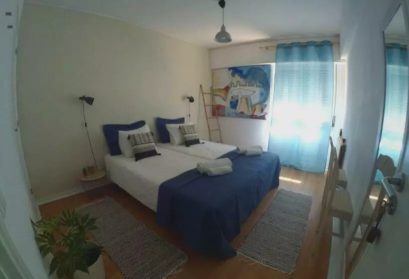 تختخواب و صبحانه Lisbon Waves Surf Lodge