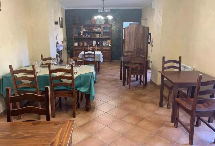 هتل Agriturismo Torre Ercolana