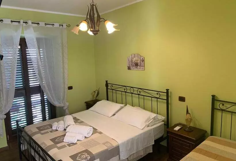 هتل Agriturismo Torre Ercolana