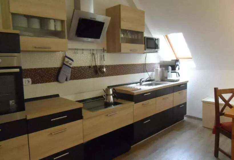 Majatalo Rael Boardinghouse