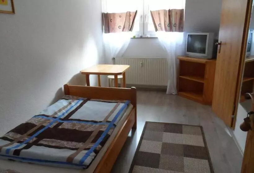 Majatalo Rael Boardinghouse