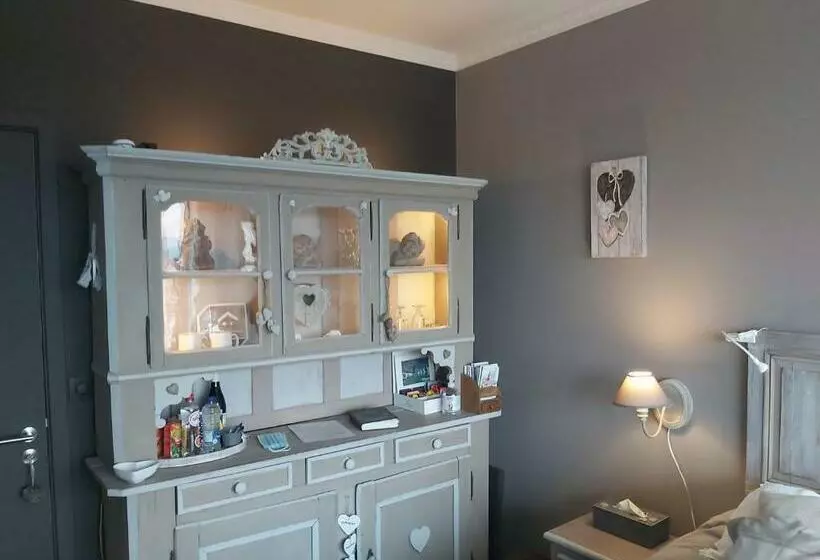 پانسیون Romantic Room In Brussels Sky