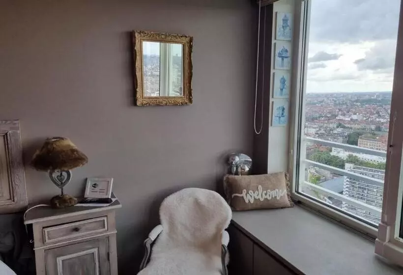 پانسیون Romantic Room In Brussels Sky