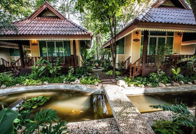 Baan Nam Pen Resort