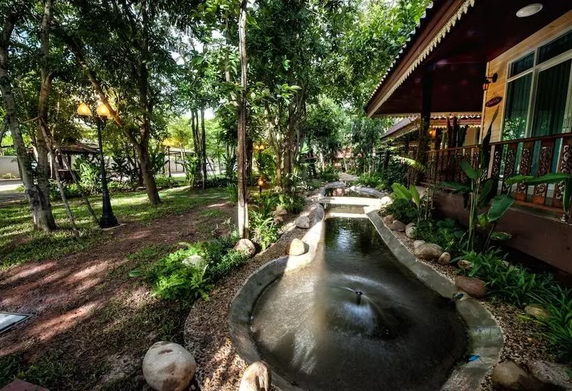 Baan Nam Pen Resort