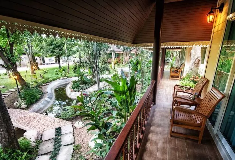 Baan Nam Pen Resort