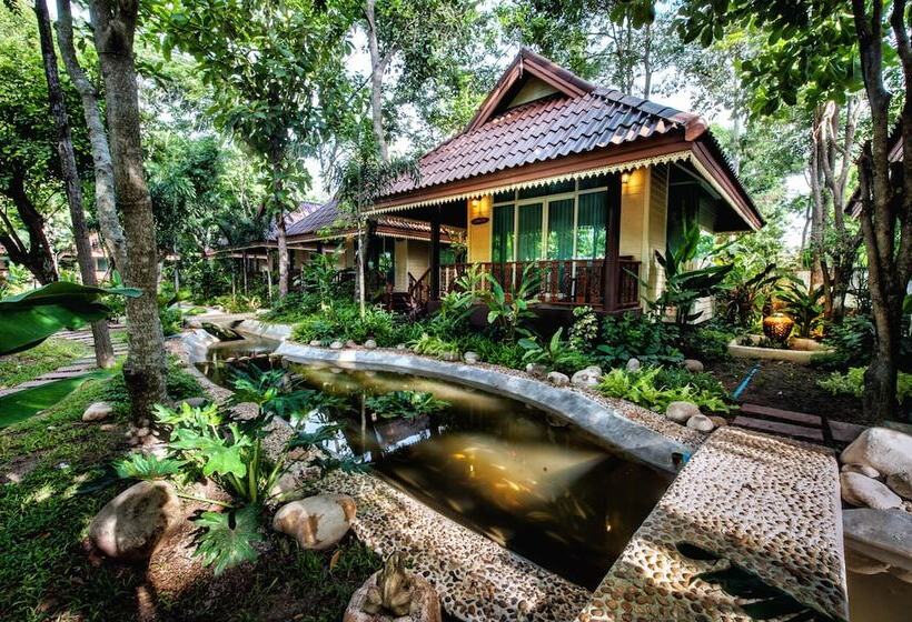 Baan Nam Pen Resort