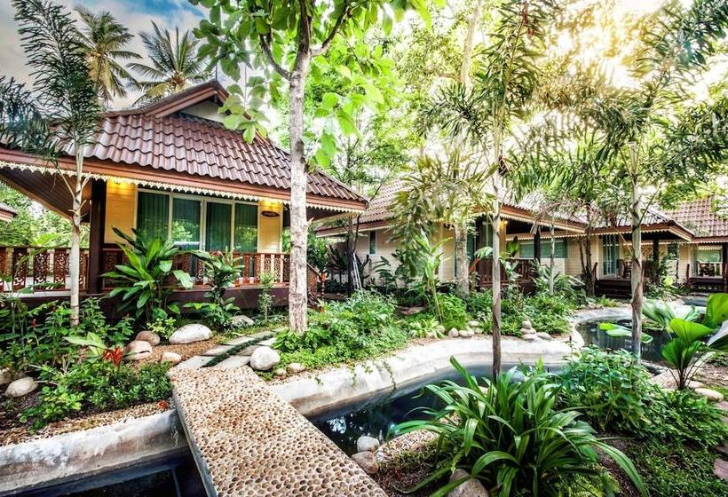 Baan Nam Pen Resort