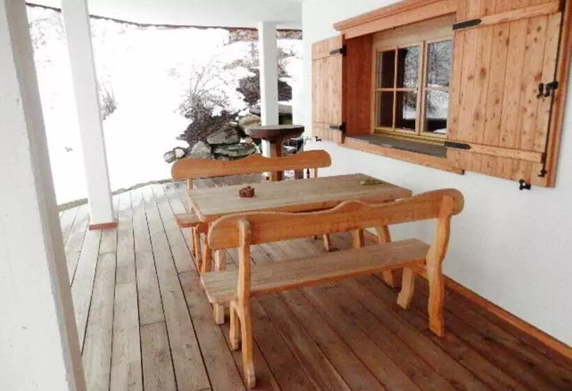 Aamiaismajoitus (B&B) Chalet Mund