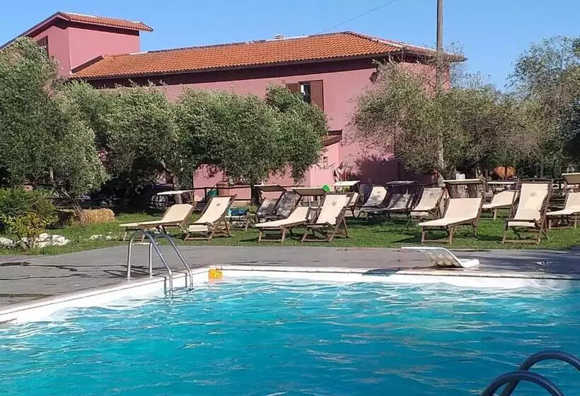 ホテル La Masseriola Agriturismo