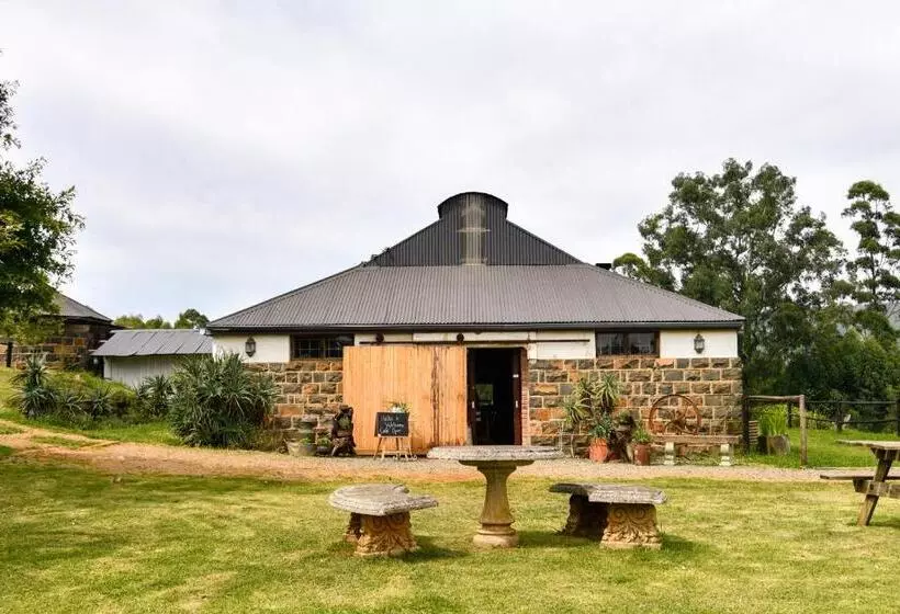 ホテル The Knoll Historic Guest Farm
