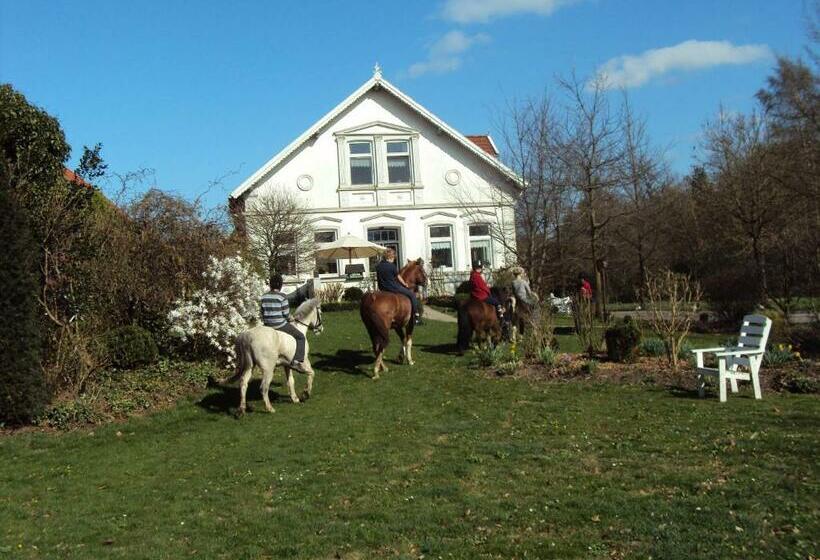 Отель Farm Stay Hof Auf Der Wurp