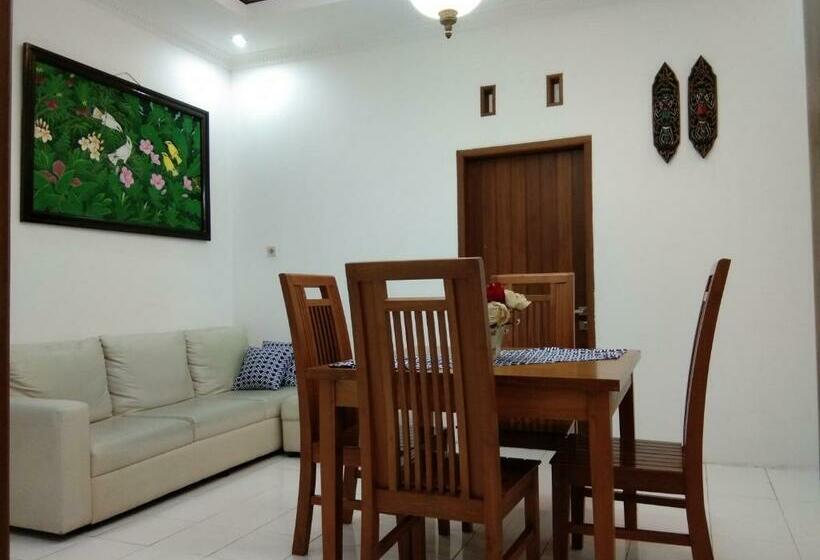 Pensionat Nusawiru Guest House