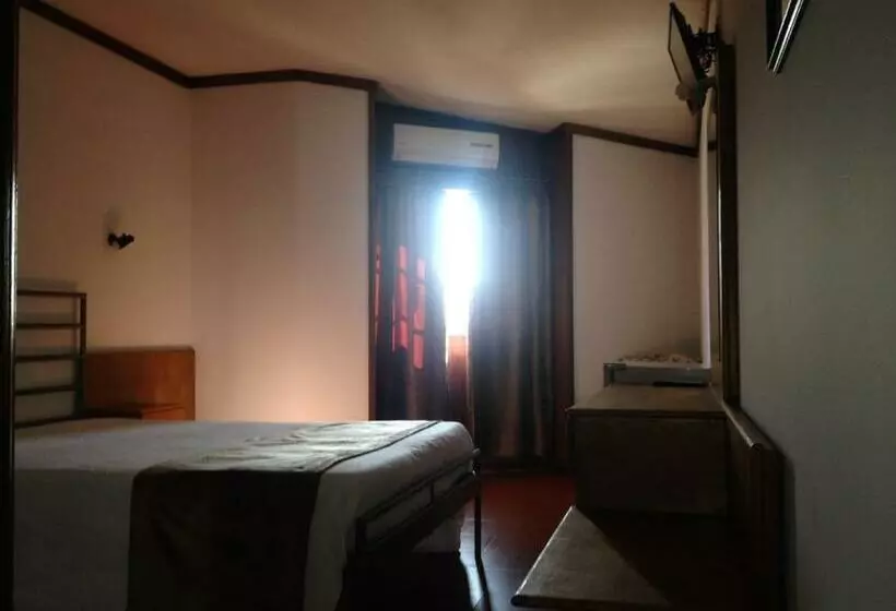 Majatalo Rs Sobreiro